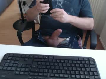 Robzombi Chaturbate stream image from April 23, 2026