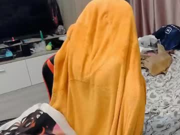 Miameowkiss Chaturbate stream image from April 23, 2026
