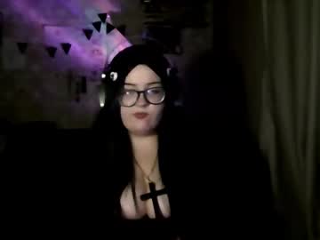 Moonfairy2 Chaturbate stream image from April 23, 2026