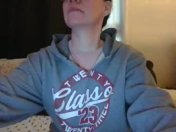 Sidneyraee Chaturbate stream image from April 23, 2026
