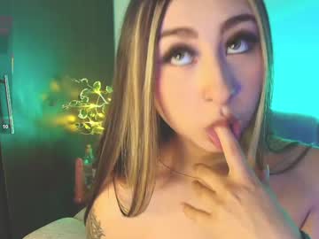 Cloe_Martinezz_ Chaturbate stream image from April 23, 2026