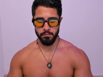 Santiago_Huntt Chaturbate stream image from April 23, 2026