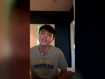 Mammothboii Chaturbate stream image from April 24, 2026