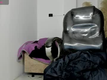 Karlye_Hot Chaturbate stream image from April 24, 2026