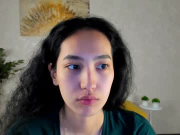 Yummy_Lamii Chaturbate stream image from April 24, 2026