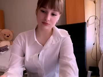 Kimbramielkie Chaturbate stream image from April 24, 2026