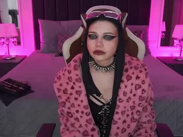 Outfitobsession Chaturbate stream image from April 24, 2026