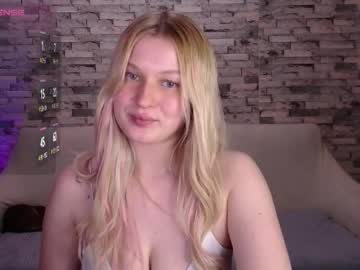Emiliaduchess Chaturbate stream image from April 24, 2026