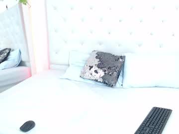 Milfdeluxe_ Chaturbate stream image from April 24, 2026
