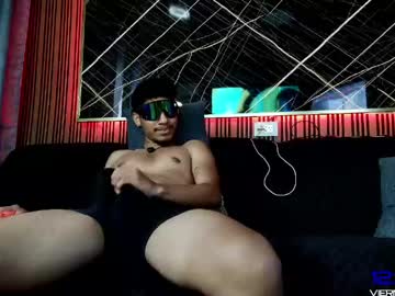 Lucianoroblesvip Chaturbate stream image from April 24, 2026