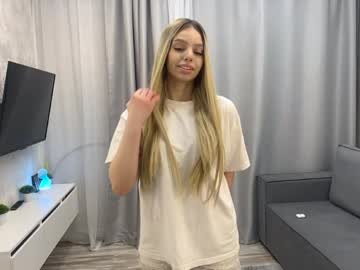 Arielarlt Chaturbate stream image from April 24, 2026