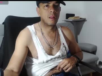 Latinmartin254 Chaturbate stream image from April 25, 2026