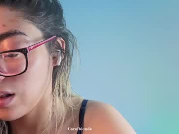 Carolblonde Chaturbate stream image from April 25, 2026