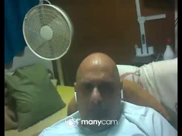 Zeusdioss Chaturbate stream image from April 25, 2026