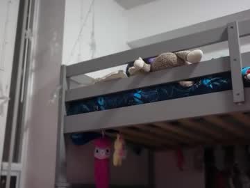 Cr9222 Chaturbate stream image from April 25, 2026