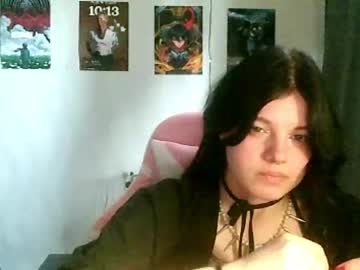 Nishazenisek Chaturbate stream image from April 25, 2026