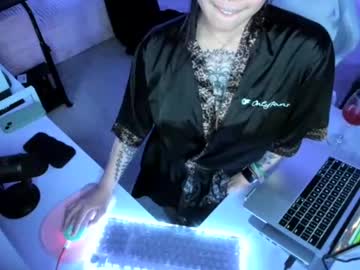Dolllface Chaturbate stream image from April 25, 2026