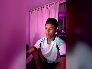 Juandiegosv Chaturbate stream image from April 25, 2026