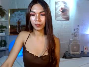 Queennira Chaturbate stream image from April 25, 2026