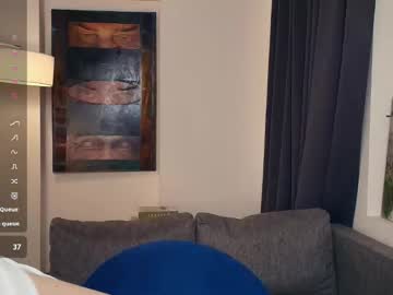 Lynncozzy Chaturbate stream image from April 25, 2026