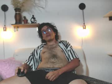Dark_Yeager Chaturbate stream image from April 25, 2026