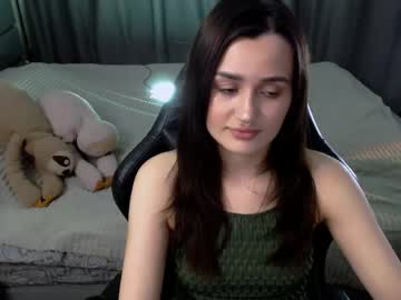 Kira_Yammy Chaturbate stream image from April 25, 2026