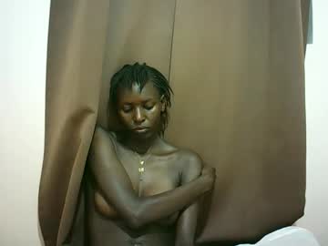 Queen_0012 Chaturbate stream image from April 25, 2026