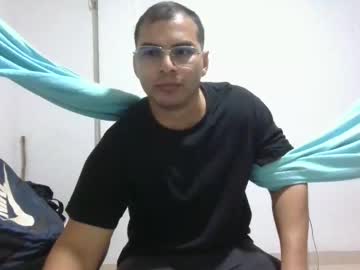 Roger_Muscle Chaturbate stream image from April 26, 2026