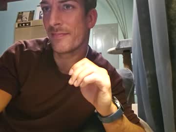 Snackyyyy Chaturbate stream image from April 26, 2026