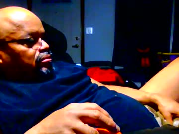 Beef69dog Chaturbate stream image from April 26, 2026