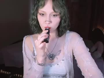 Mariamilkis Chaturbate stream image from April 26, 2026