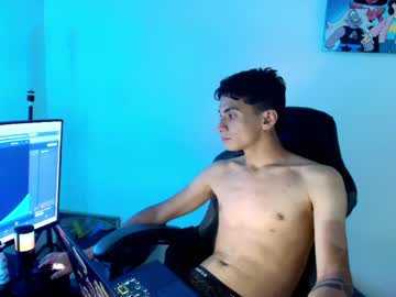 Chriisfrost Chaturbate stream image from April 26, 2026