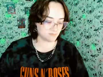 Issis_Demon Chaturbate stream image from April 26, 2026