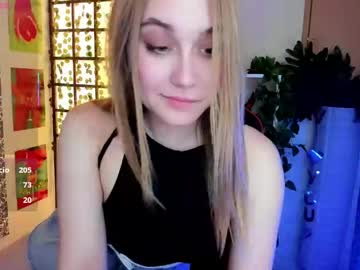 Lianabright Chaturbate stream image from April 26, 2026