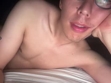 I824ujr0298tufh Chaturbate stream image from April 26, 2026