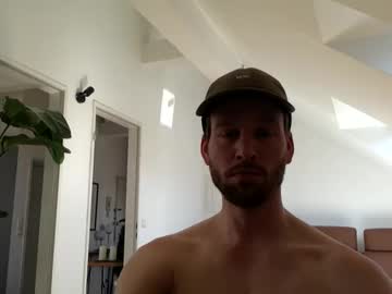 Frozenyoga Chaturbate stream image from April 26, 2026