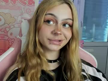 Melonipinkbb Chaturbate stream image from April 26, 2026
