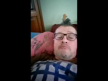 Redwinemakemesofine Chaturbate stream image from April 26, 2026