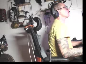 Hotkinkytat Chaturbate stream image from April 26, 2026