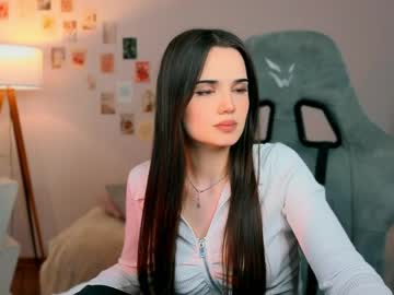 Serenenova Chaturbate stream image from April 26, 2026