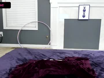 V_Plays Chaturbate stream image from April 26, 2026