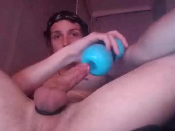 Andruserv Chaturbate stream image from April 27, 2026