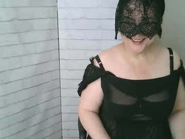 Helen_Xi Chaturbate stream image from April 27, 2026