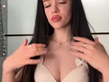 Peachllune Chaturbate stream image from April 27, 2026
