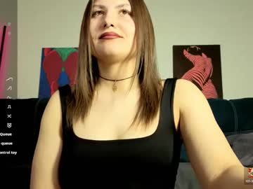 Trixibell Chaturbate stream image from April 27, 2026