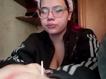 Beverlytraver Chaturbate stream image from April 27, 2026