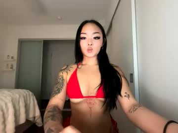 Linaloveee Chaturbate stream image from April 27, 2026