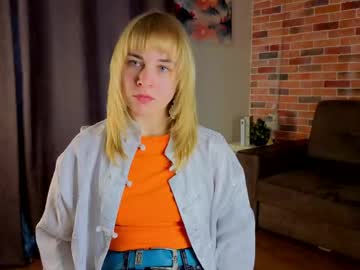 Astrixorlune Chaturbate stream image from April 27, 2026
