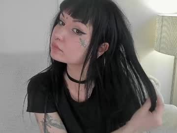 Lyne19 Chaturbate stream image from April 27, 2026