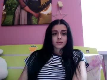 Girl_Cherry04 Chaturbate stream image from April 27, 2026